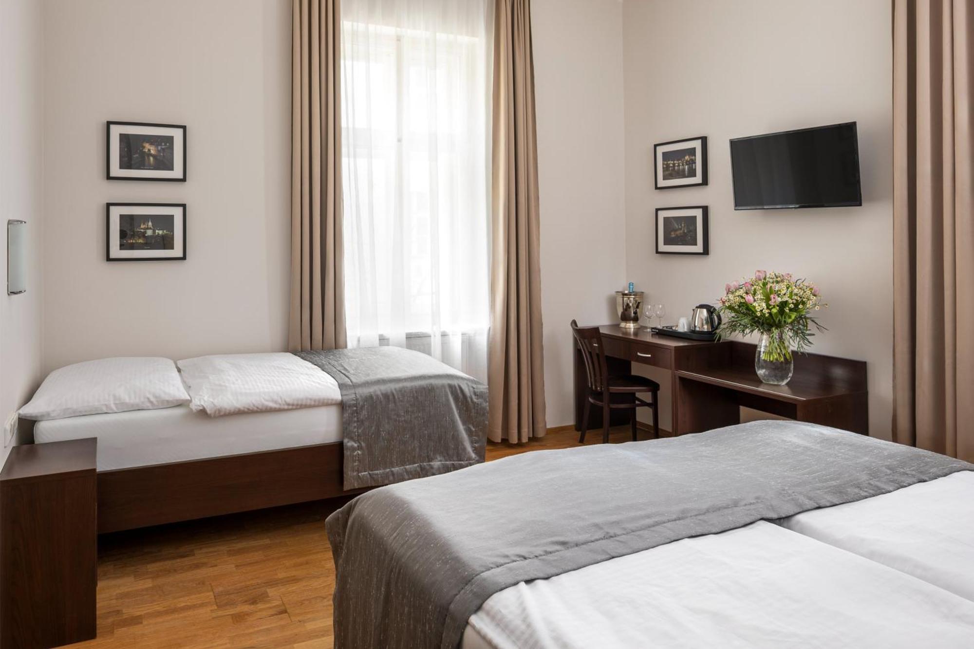Hotel Unique Прага Екстериор снимка