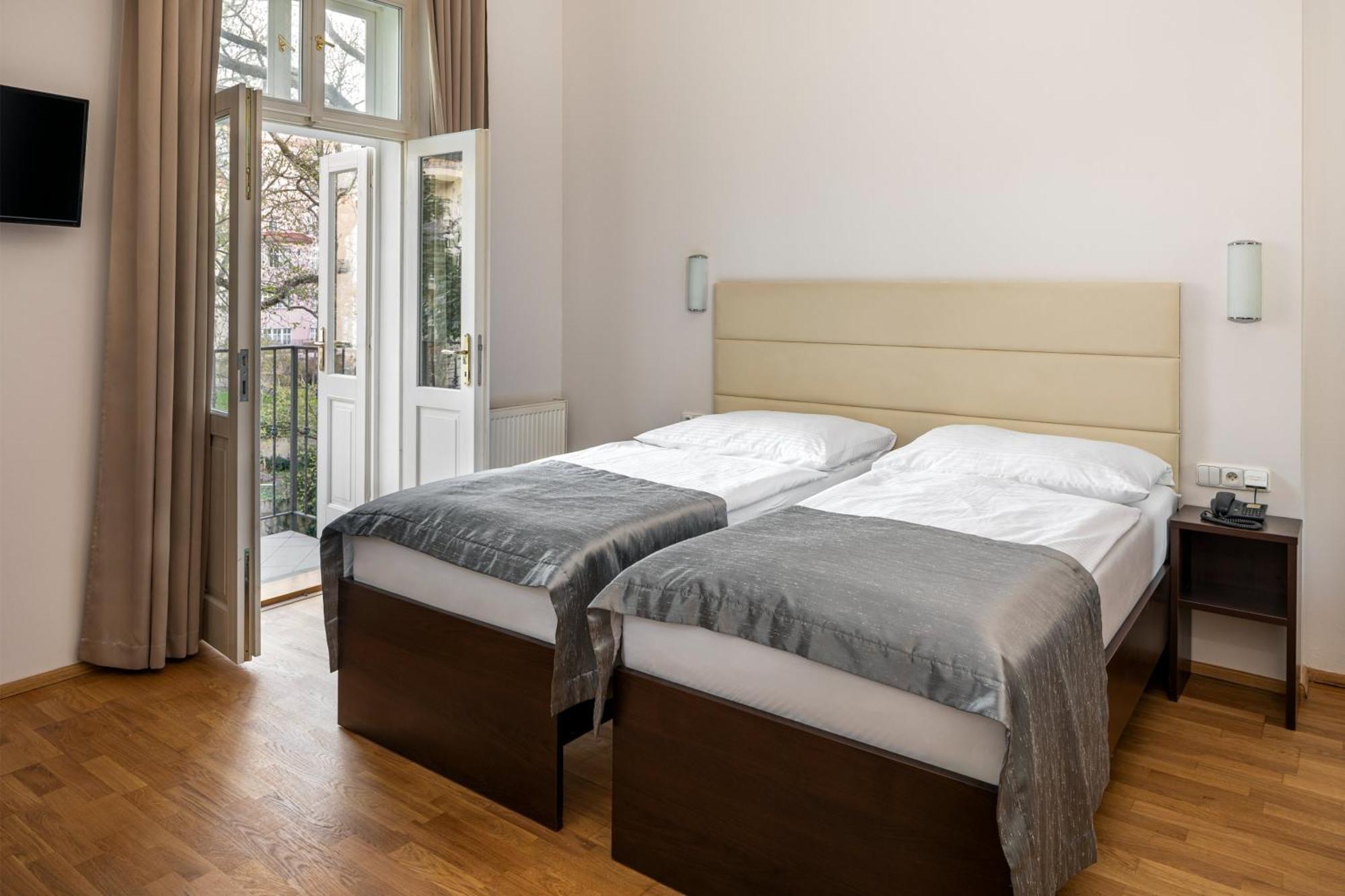 Hotel Unique Прага Екстериор снимка