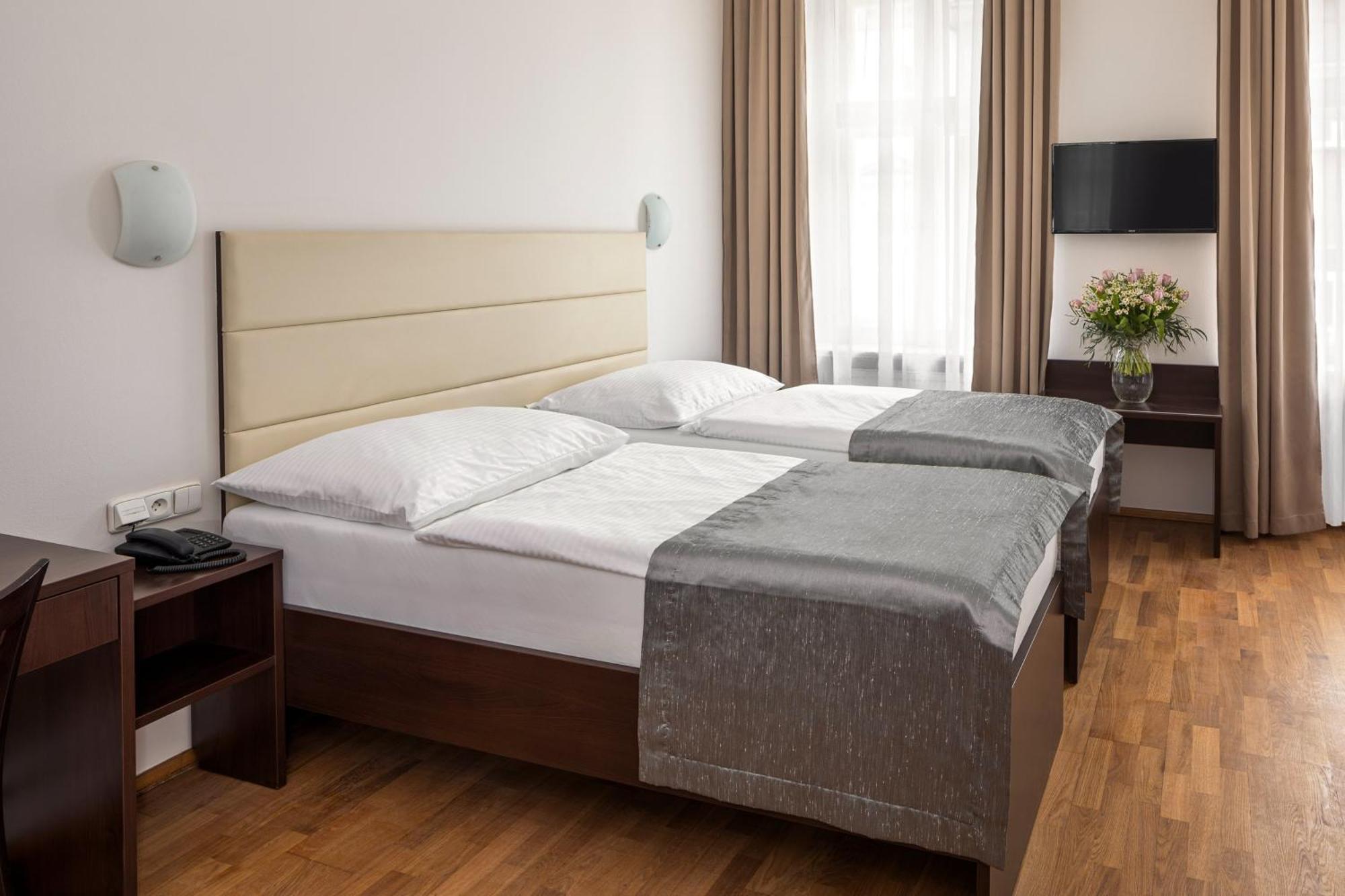 Hotel Unique Прага Екстериор снимка