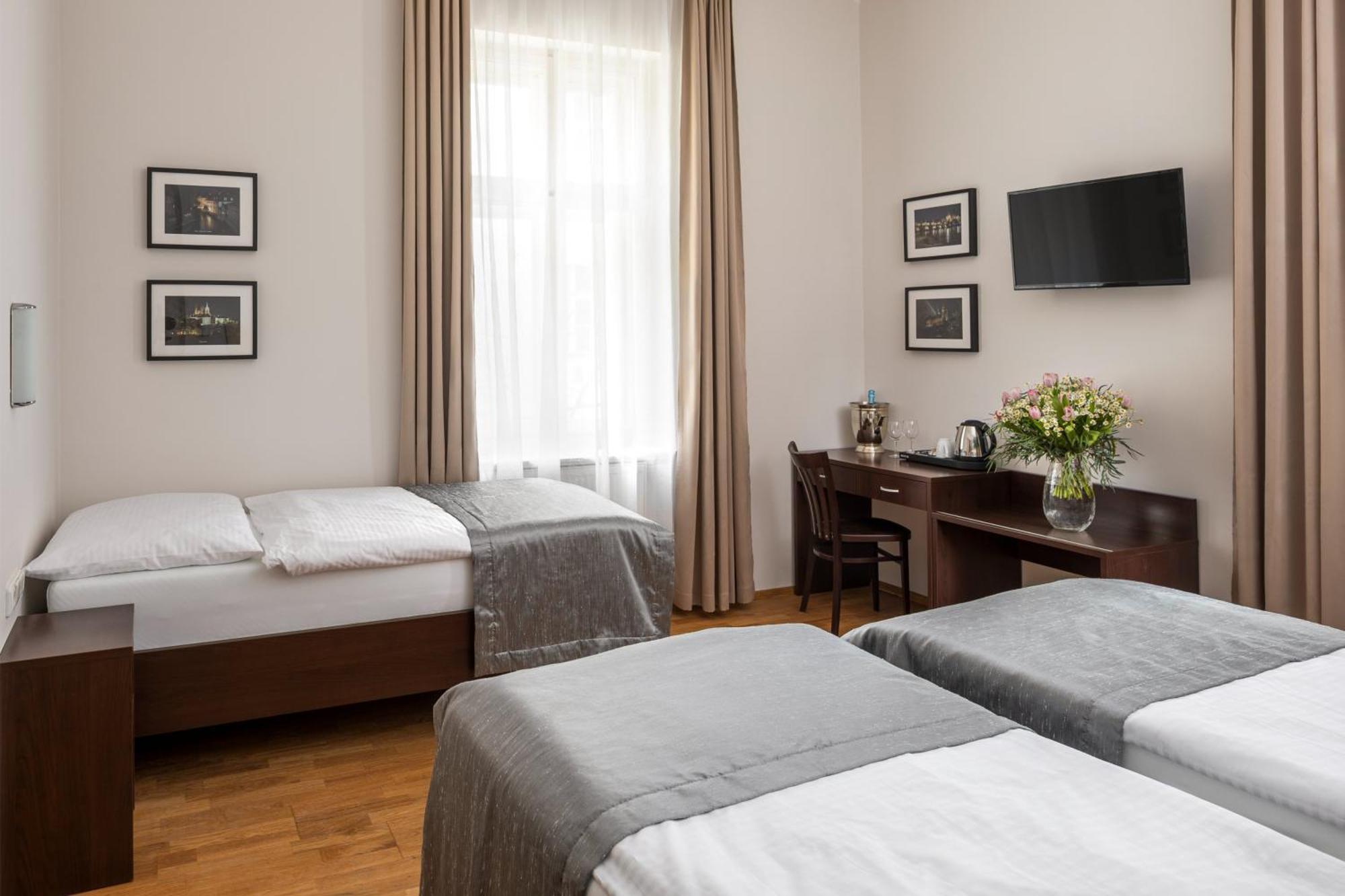 Hotel Unique Прага Екстериор снимка