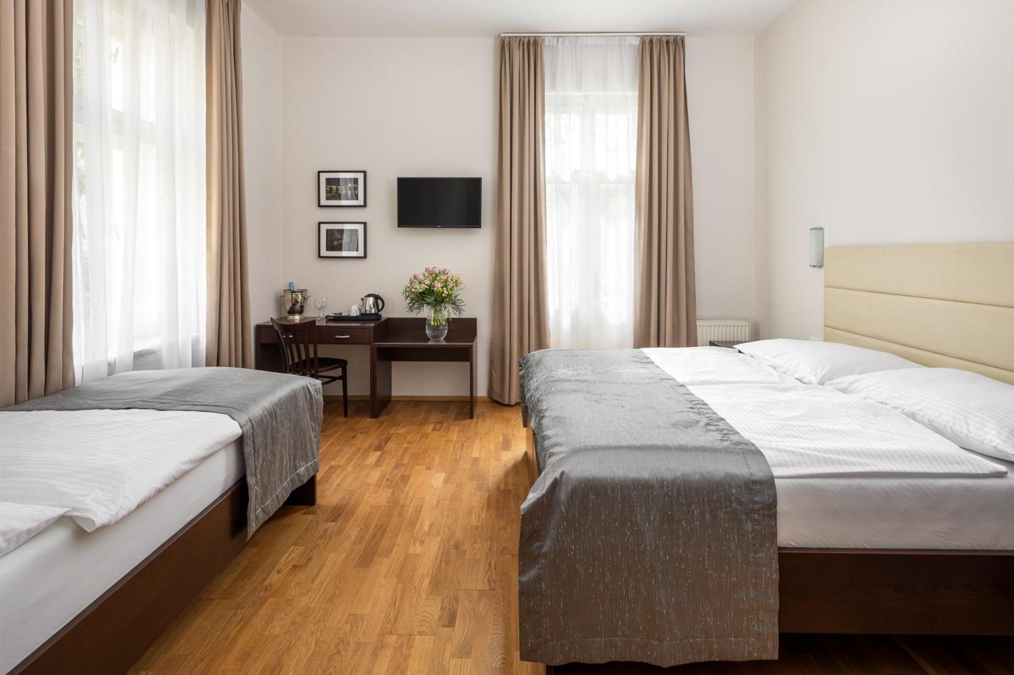 Hotel Unique Прага Екстериор снимка